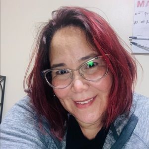 Meet your Posher, Claudia